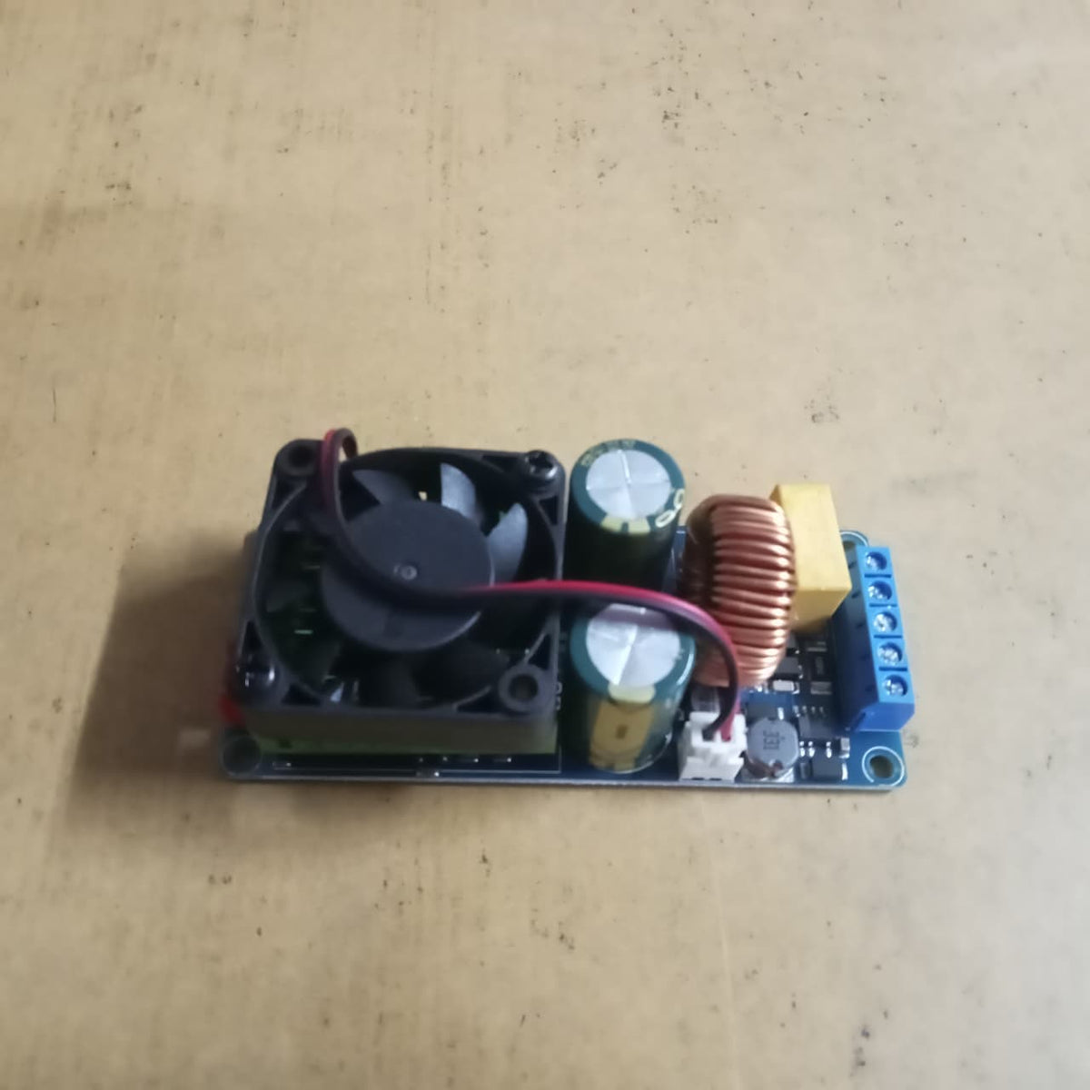 CLASS D 300W SUB MONO AMP
