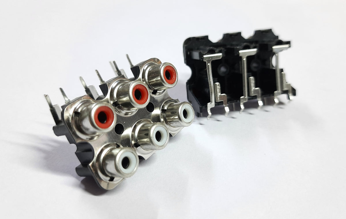 6 WAY RCA MP3 SOCKET - (METAL / PVC)
